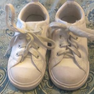 Girls Converse shoes. 3 for 10
